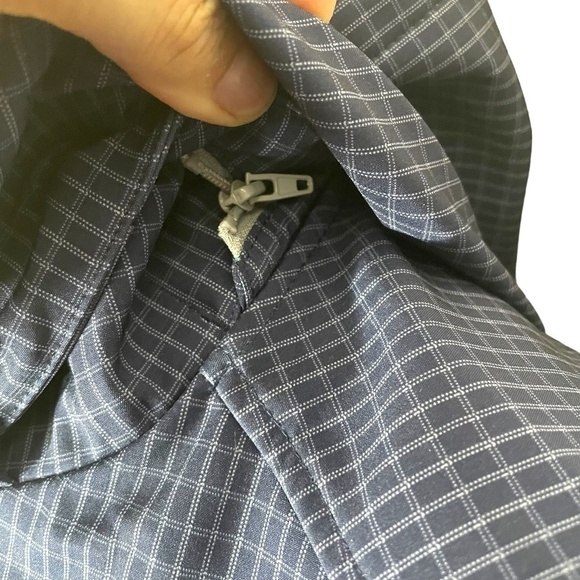 Water Resistant Plaid Jacket 💙 - Picture 8 of 12